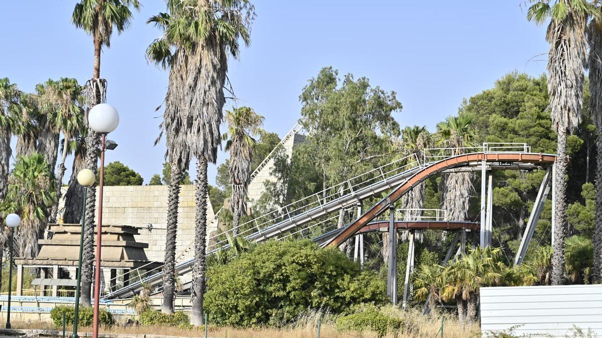 Vídeo | Este es el aspecto que presenta el Parque de Atracciones de Zaragoza, cerrado al público.