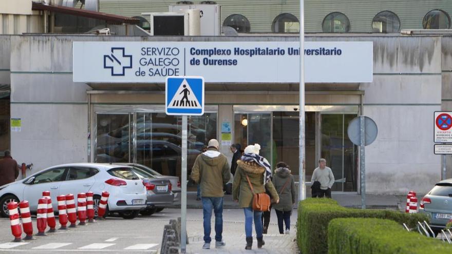 Entrada principal del hospital de Ourense