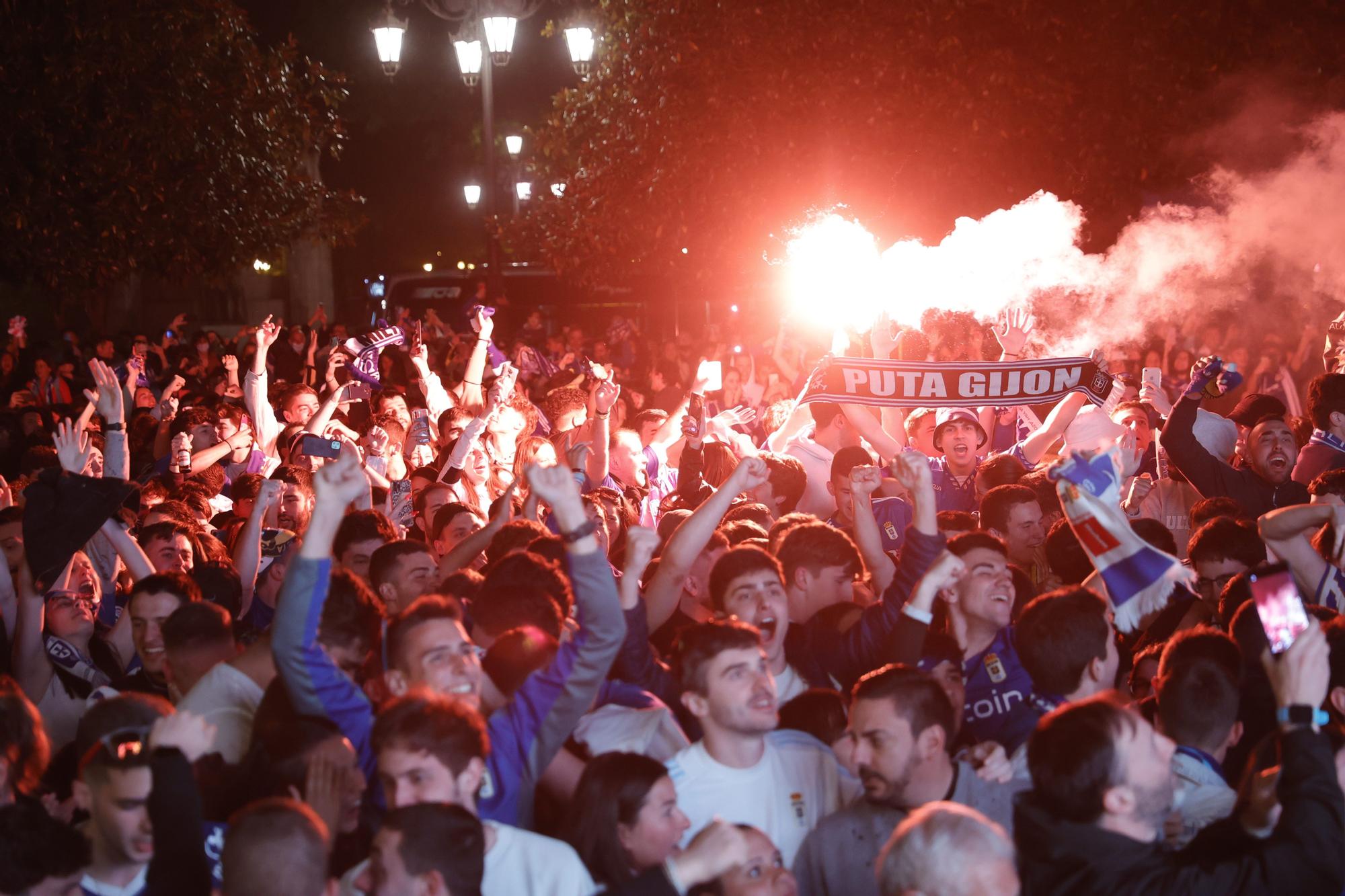 EN IMÁGENES: Así se desato locura azul en La Escandalera durante el derbi asturiano