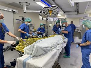 El nuevo Trauma Center de Vall dHebron, un espacio que concentra todo el equipamiento necesario para atender al paciente politraumatizado grave.