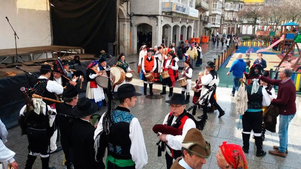 La Reconquista combate la lluvia con música y chor