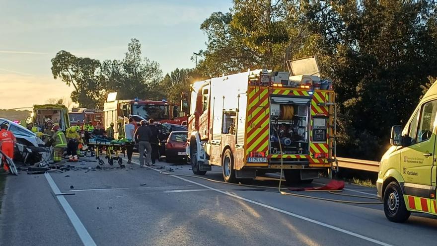 Quatre ferits, dos d&#039;ells greus, en un xoc entre dos vehicles a la C-66, a Serinyà