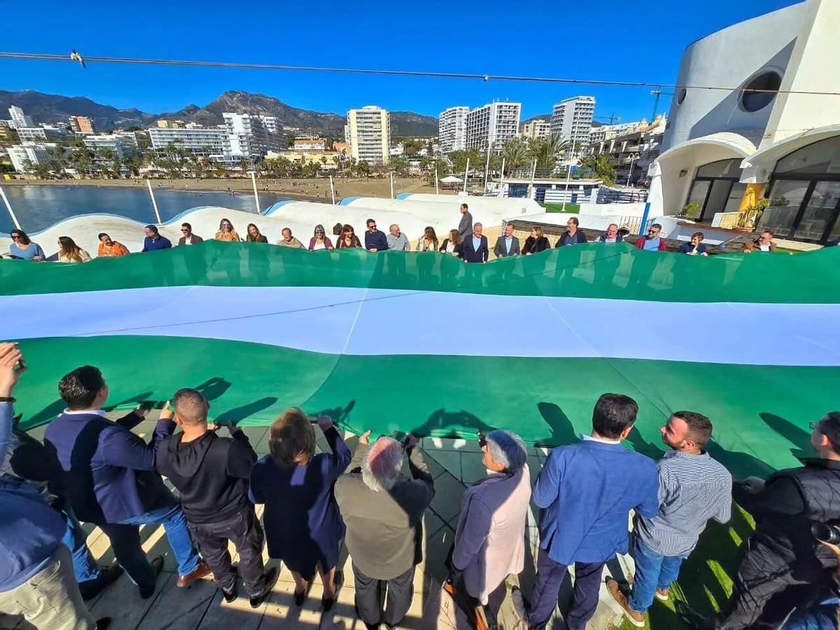 Homenaje a la bandera andaluza