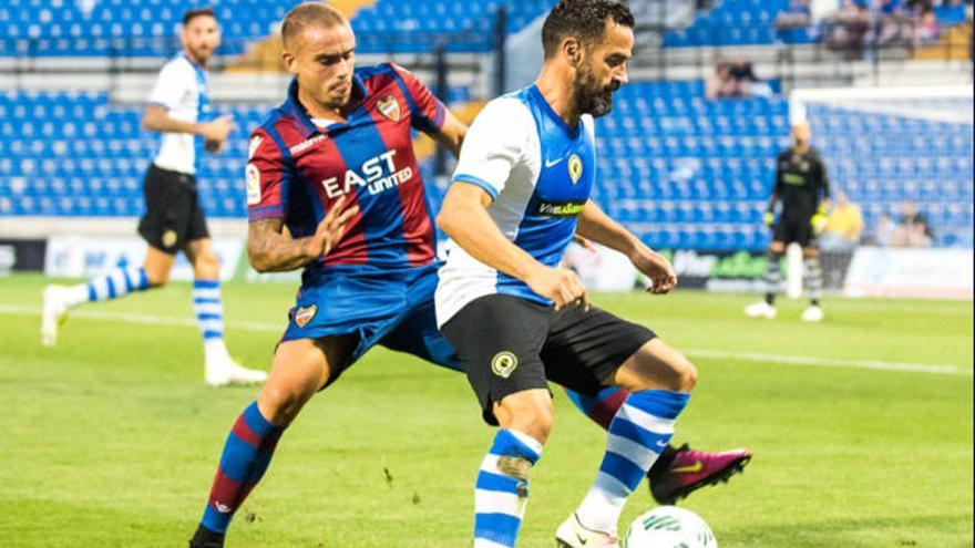 El partido Hércules-Levante tuvo momentos de dureza y tensión.