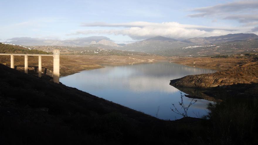 Las primeras lluvias de diciembre en Málaga ya se notan en los pantanos
