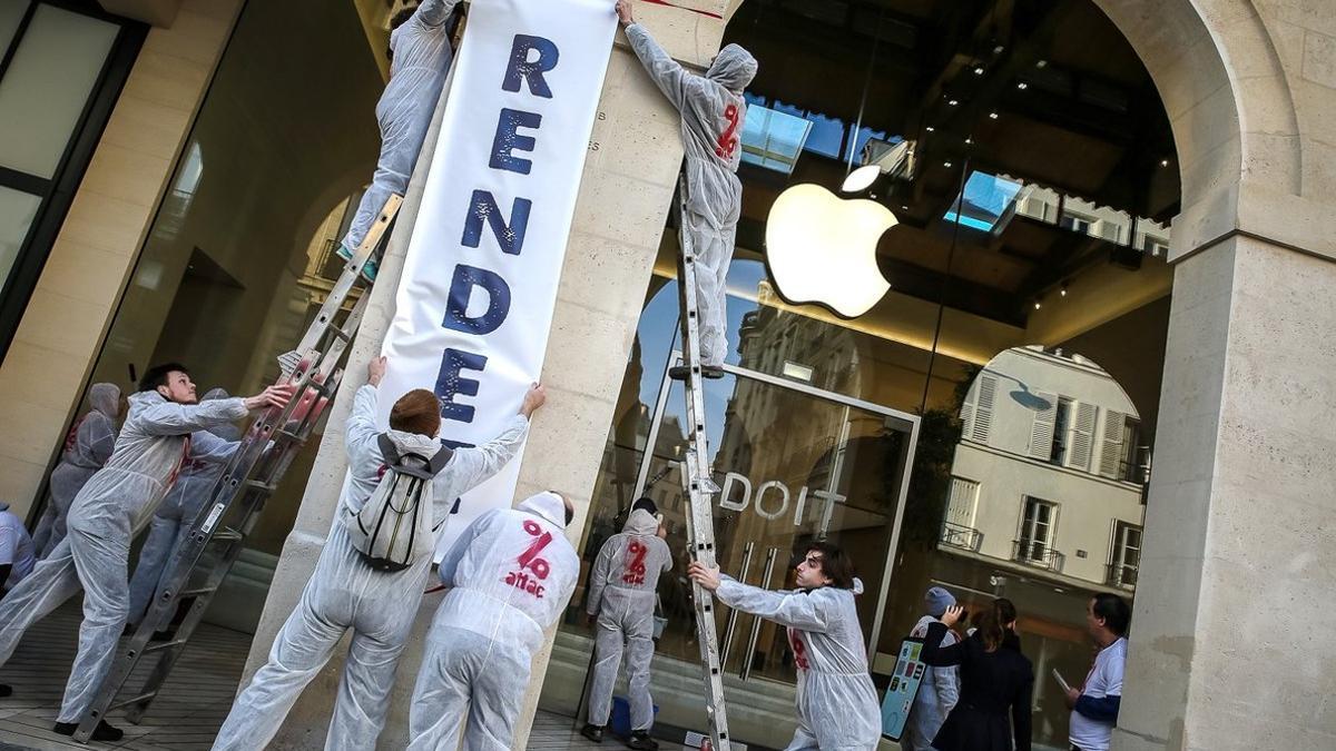 Acción de la organización Attac contra Apple en Francia.