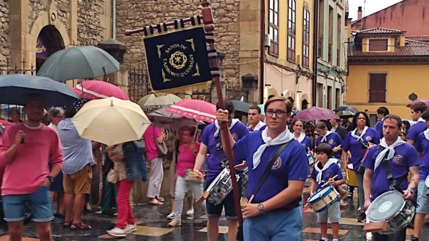 San Roque cumple su tradición bajo la lluvia