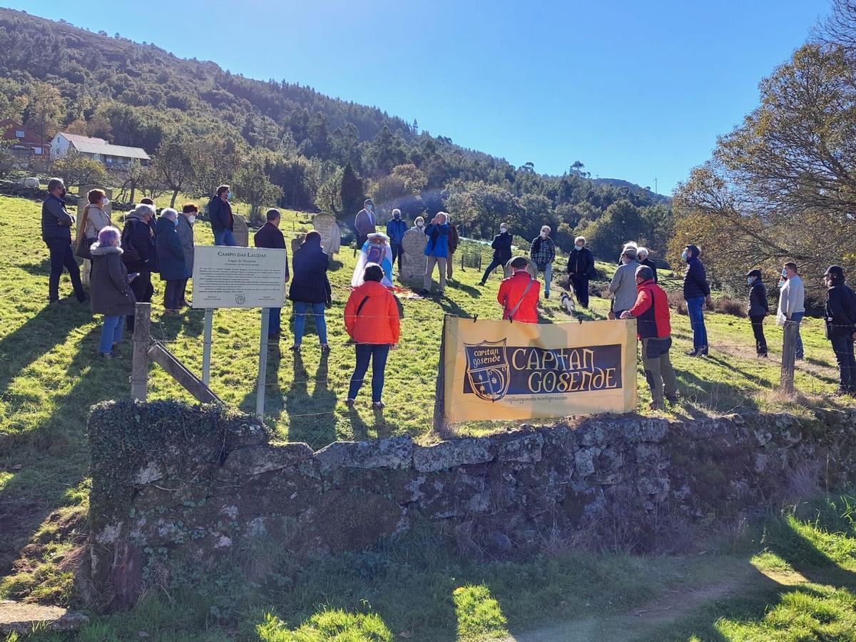 CAMPO DAS LAUDAS DE CERDEDO. CAPITÁN GOSENDE COLOCA LA OCTAVA LAUDA. MEMORIA HISTÓRICA