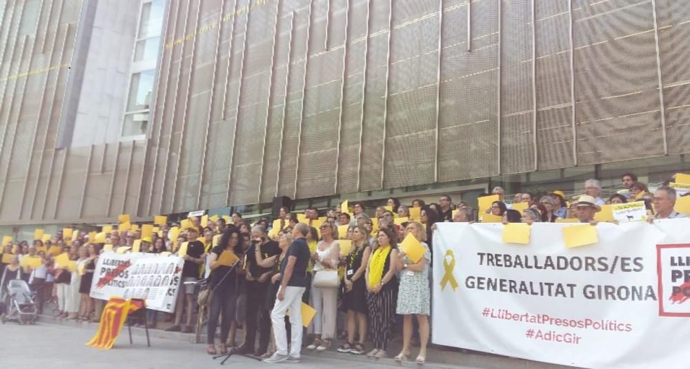 Concentració de treballadors de la Generalitat a Girona per la llibertat dels presos (13/7/18)