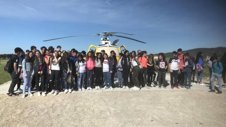 Alumnos en el Aeródromo de Vilafranca