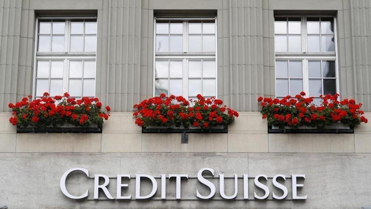 El Banc de Suïssa surt en defensa de Credit Suisse i li promet la liquiditat que necessiti