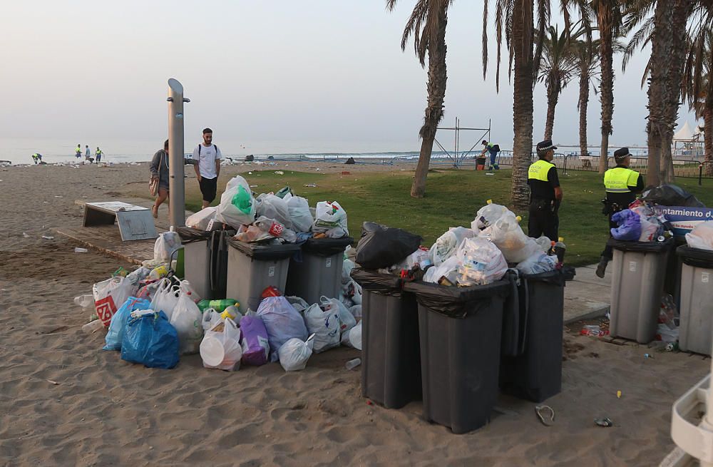 Así amanecen las playas malagueñas después de la noche de San Juan