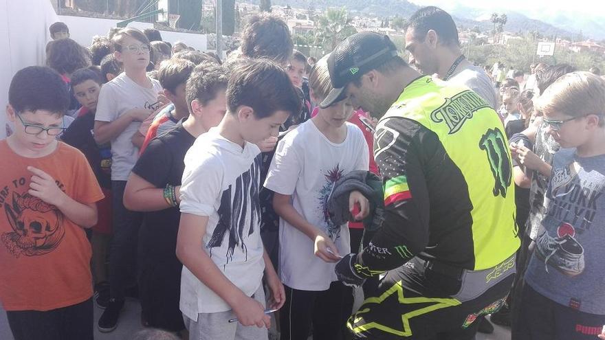 Torronteras visita el colegio Algazara y se ofrece a ir al resto de centros de Primaria