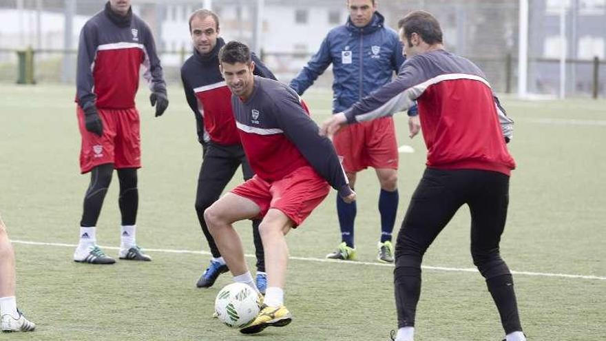 Boris, Guaya, Pablo Hernández, Geni y Davo (de espaldas), en un entrenamiento en Balbín esta temporada.