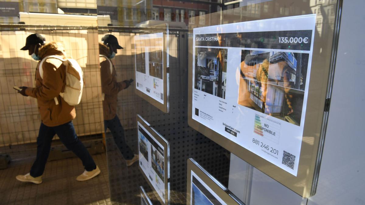 Escaparate de una inmobiliaria en A Coruña