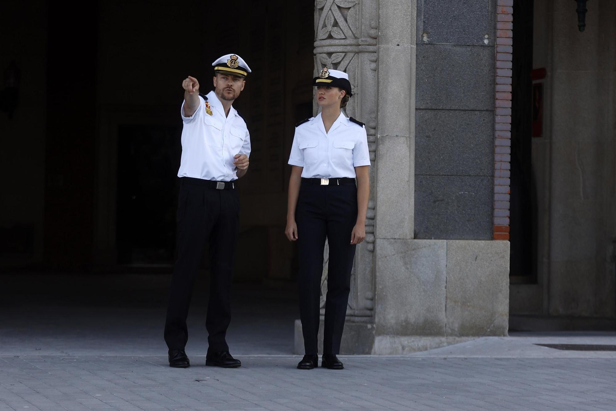 Leonor conoce de primera mano la Escuela Naval de Marín
