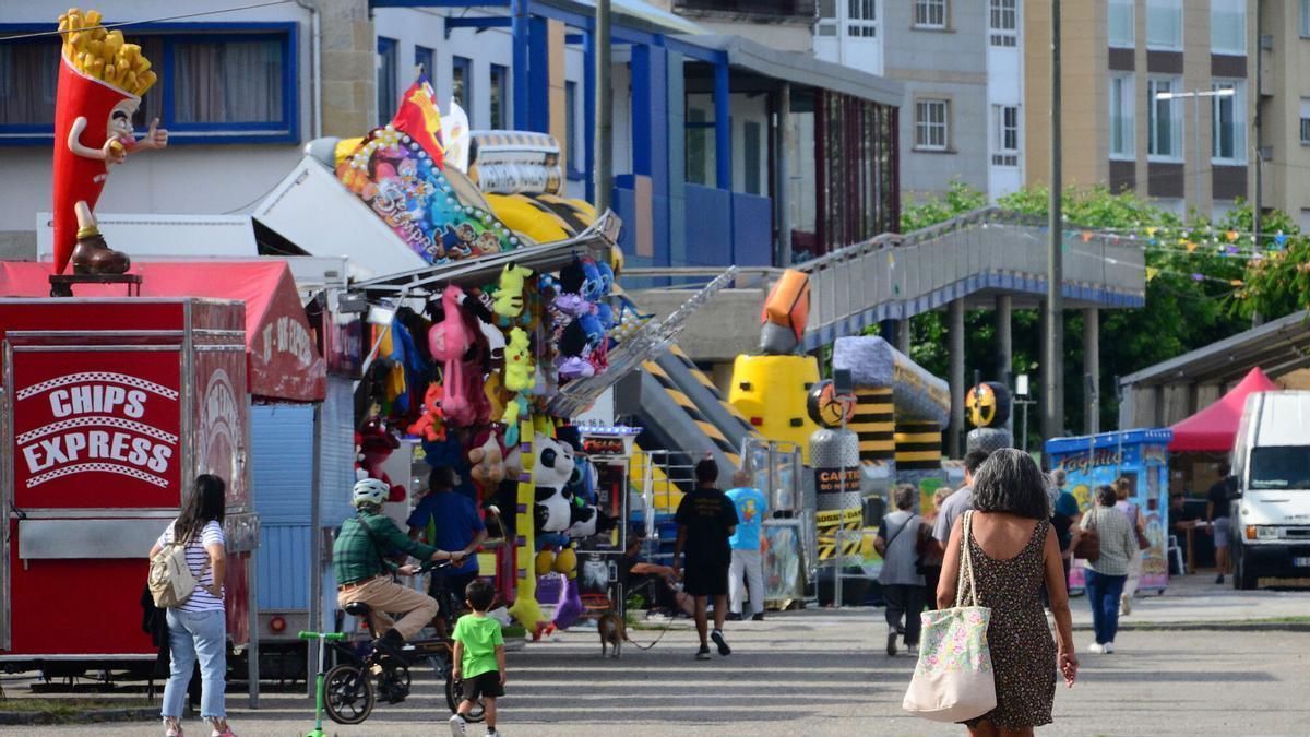 Atracciones en una edición anterior de las Festas do Carme.