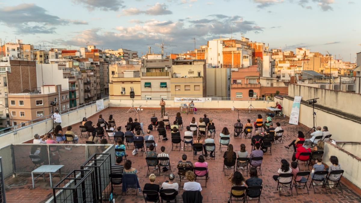 La música i el ball prenen els terrats de l’Hospitalet