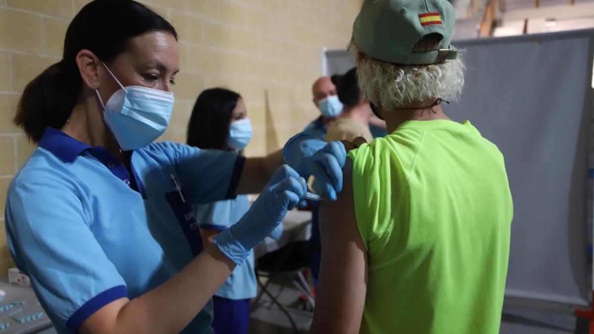 Vacunación frente al covid en las dependencias que se habilitaron en el Ayuntamiento de Córdoba.