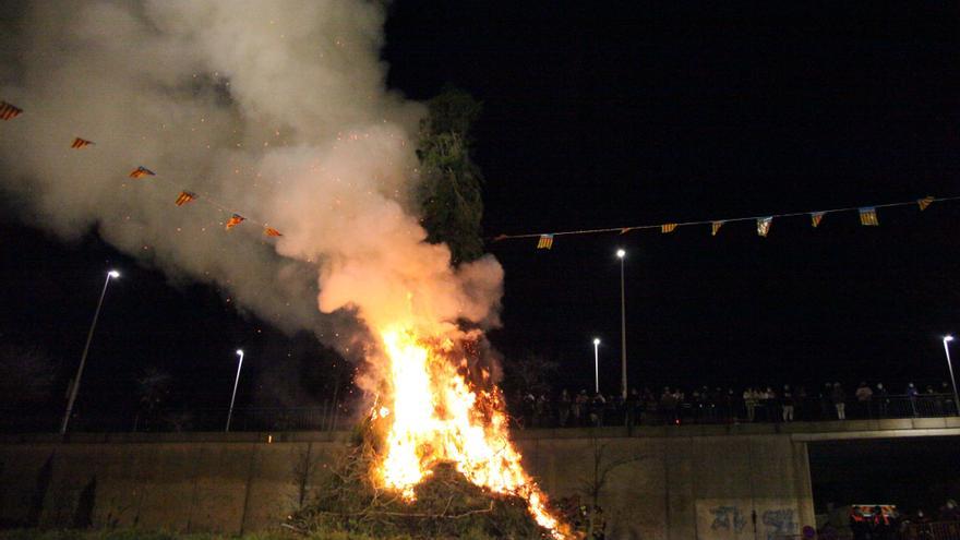 Xàbia celebra la XXIII cremà del Pi de Sant Antoni