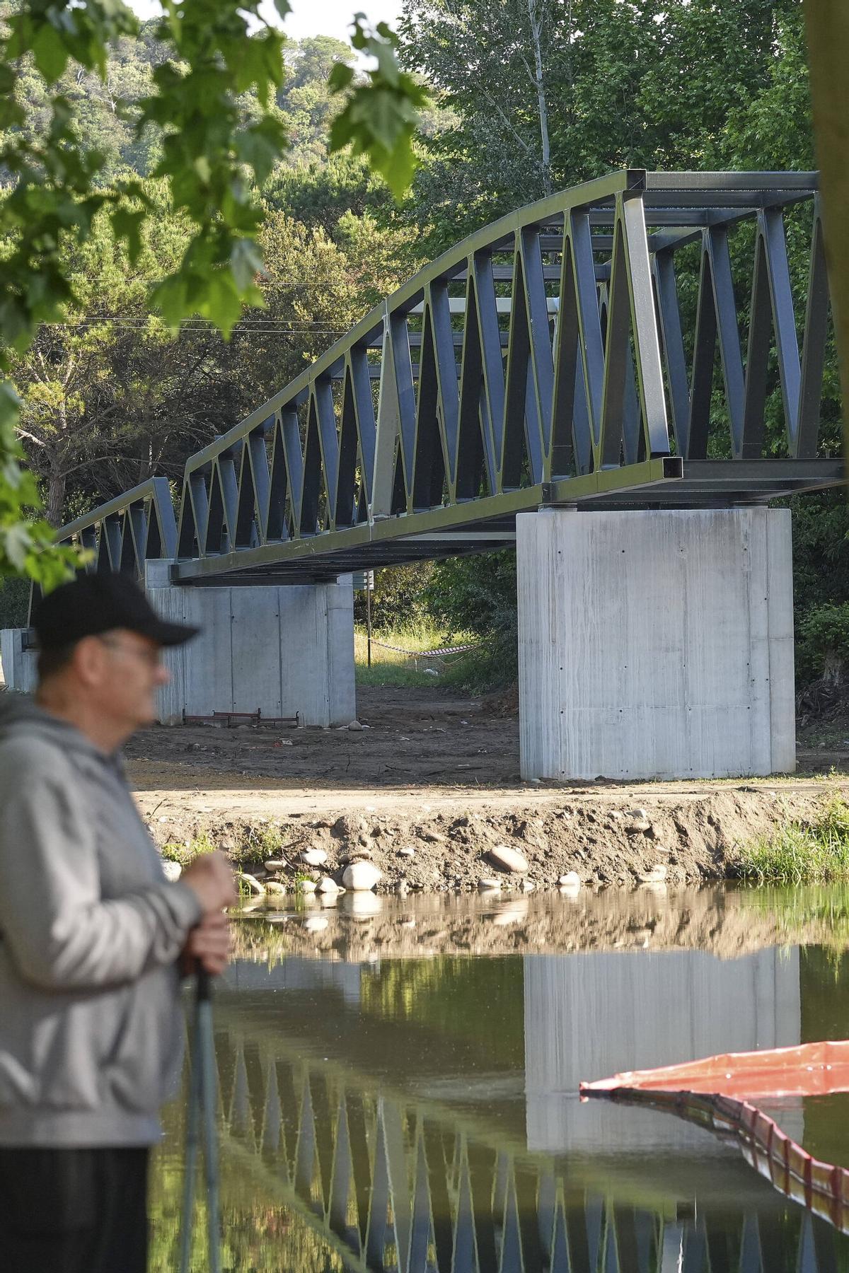 Les imatges de les obres de la passera per travessar el riu Ter al Gironès