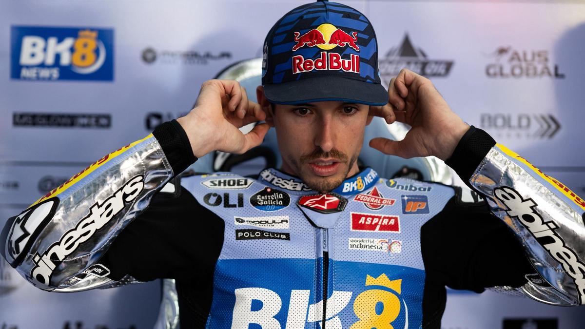 Marc Márquez se prepara en su taller de Jerez.