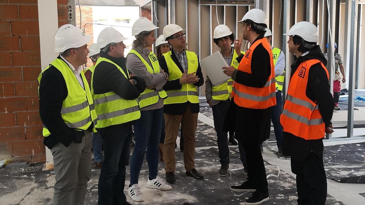 El director de Infraestructuras Educativas encabezó la visita para comprobar el avance de las obras en el colegio.