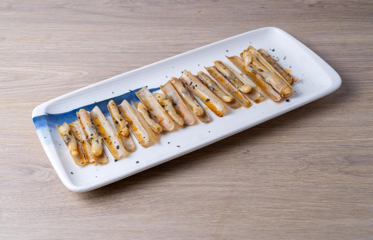 Mini navajas de costa a la plancha de Sa Marinada.