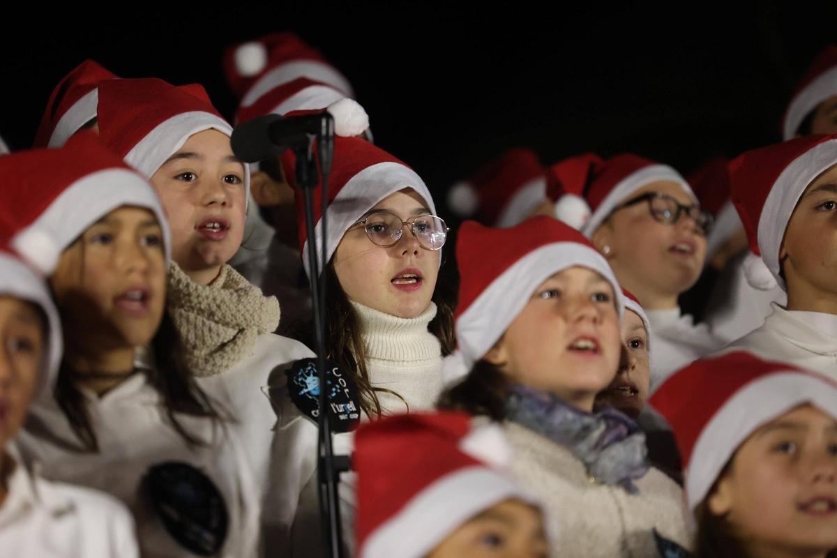 Las imágenes del encendido de luces de Navidad en Sant Josep Las imágenes del encendido de luces de Navidad en Sant Josep