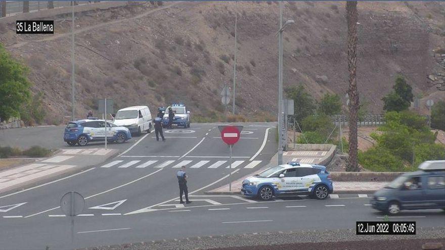 Un conductor colisiona contra 23 coches aparcados en La Isleta