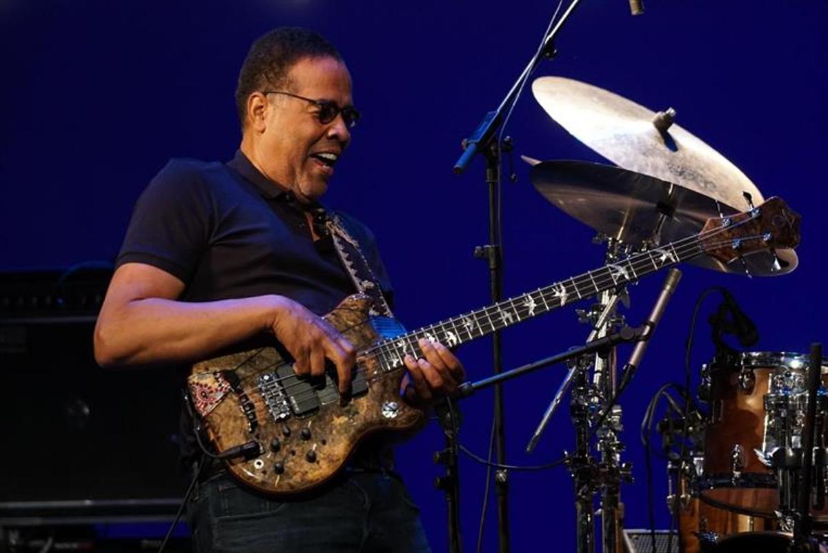 El bajista Stanley Clarke en un concierto en el Gran Teatro.
