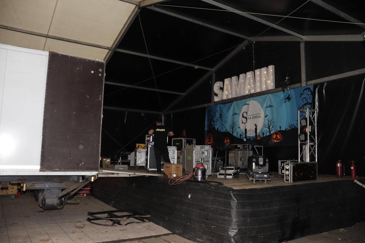 El Llano ya celebra su Samaín con más de medio centenar de comercios y cientos de niños recorriendo el barrio