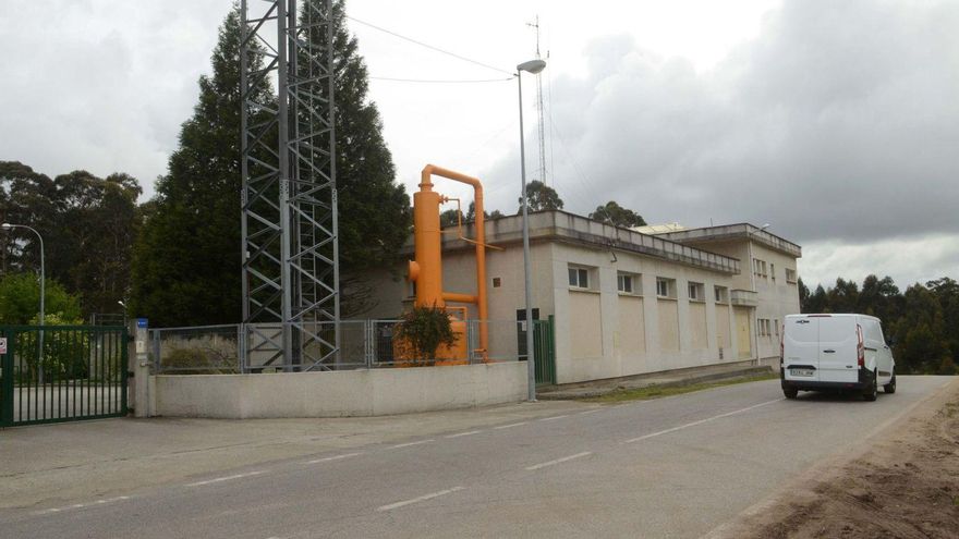 La primera ola de calor tensiona la red de suministro de agua en O Salnés