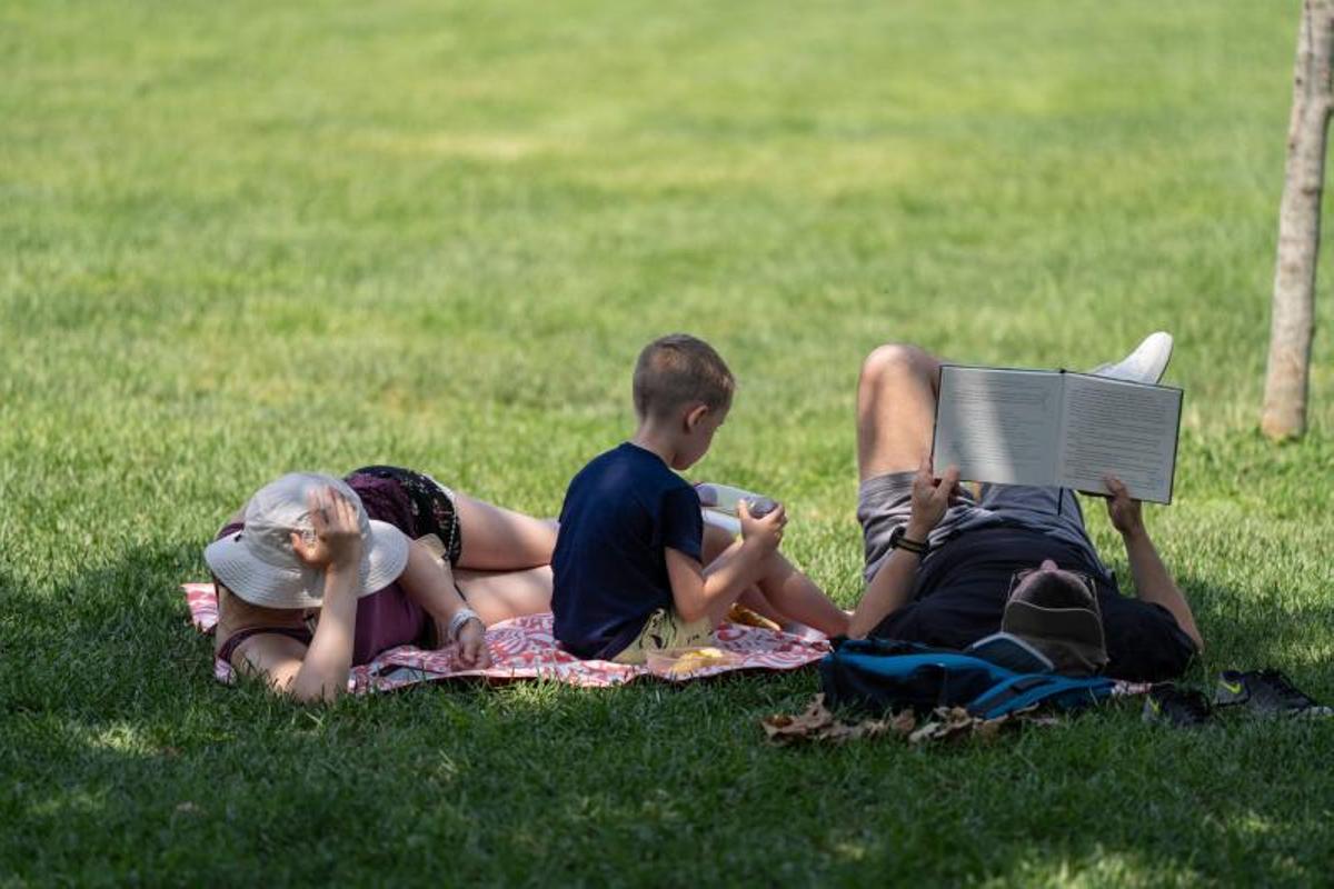 Refugio climático del parque de les Glòries durante la intensa ola de calor