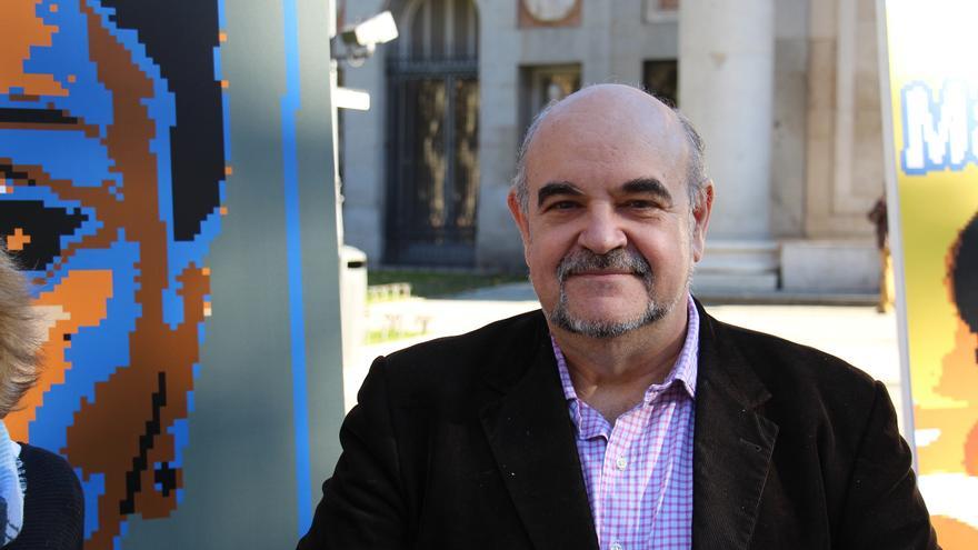 Esteban Beltrán, presidente de Amnistía Internacional en España: &quot;El problema del reparto solo existe con los niños negros&quot;