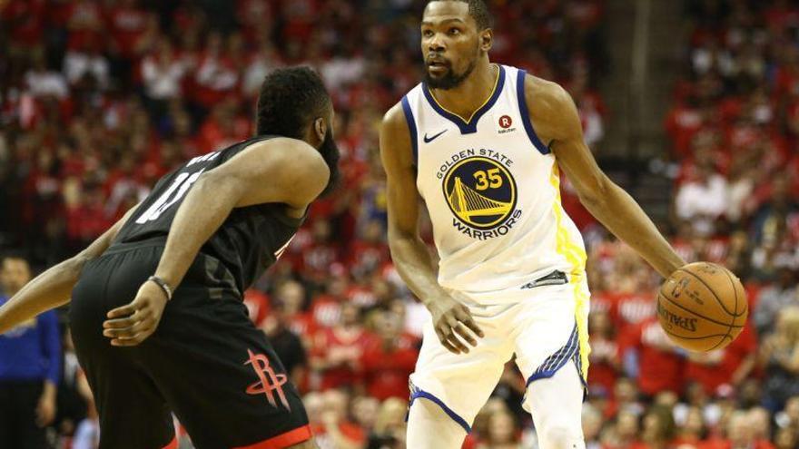 Un gran Kevin Durant conduce a los Warriors hacia la victoria