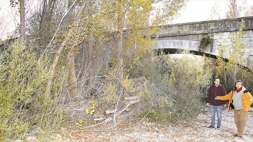 Els Ports clama por la suciedad del Bergantes y el riesgo de una riada