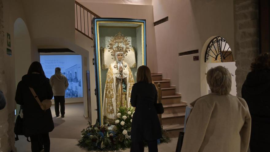 Así ha sido la adoración de la Virgen en Elche 2025