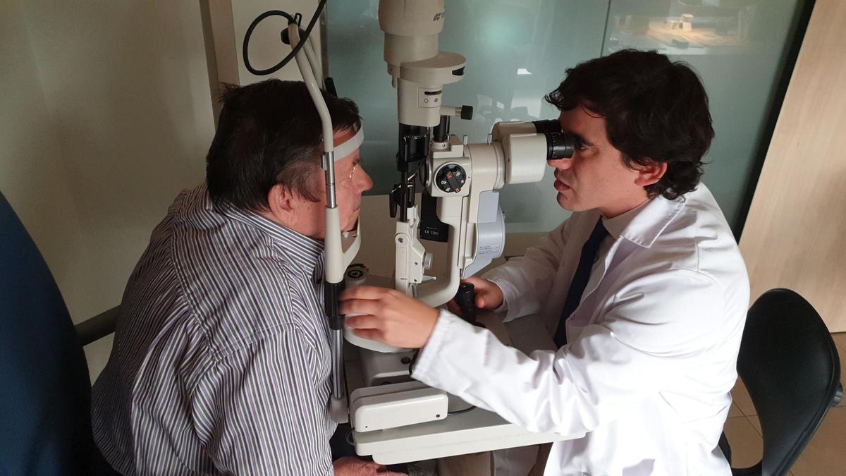 El doctor José Manuel Sandoval, jefe del Servicio de Oftalmología del Hospital Quirónsalud Málaga,
