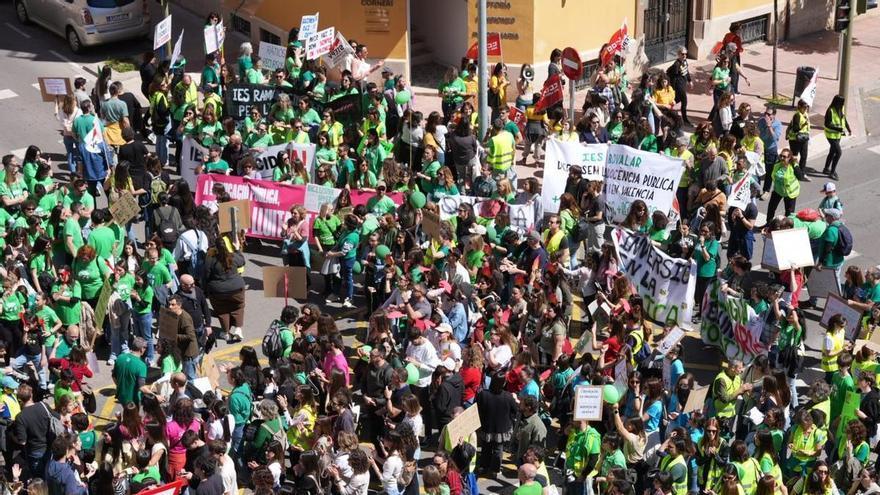 La marea verde toma las calles de Castellón y amenaza con una huelga educativa indefinida: "Sin negociación, no hay evaluación"