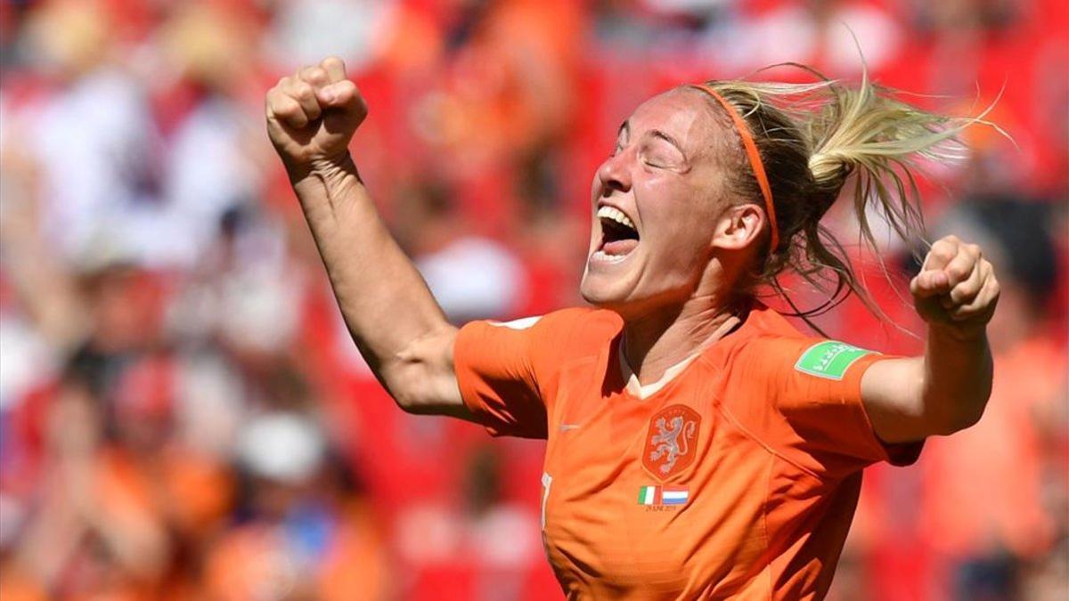 Van der Gragt celebra el segundo gol de Holanda