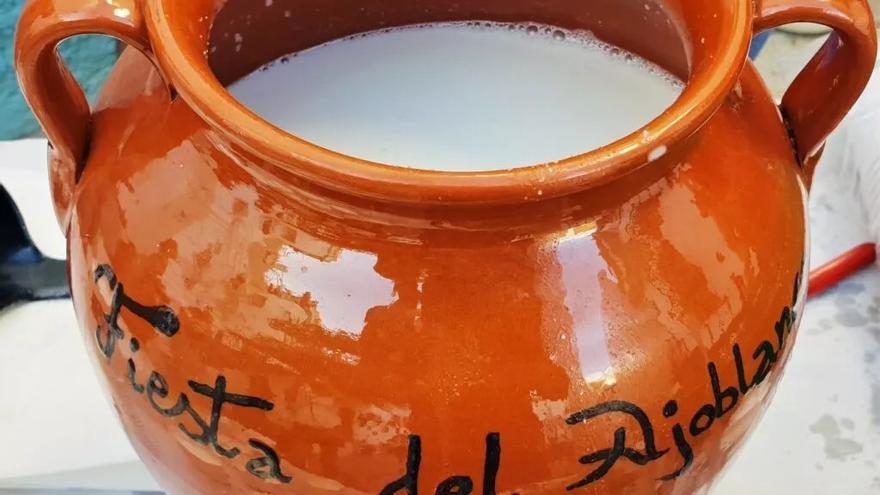 Este es el pueblo de Málaga en el que se repartirán miles de litros de ajoblanco gratis el próximo sábado