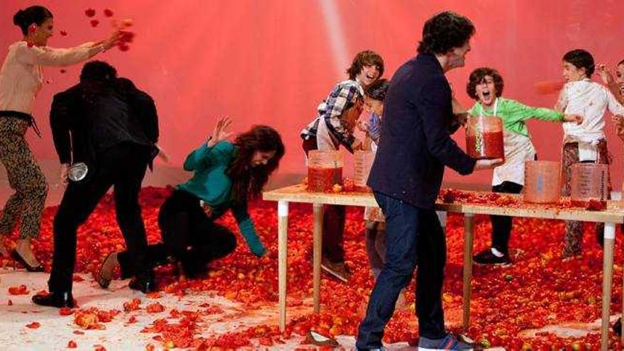 Todos los componentes del programa serán víctimas de los tomates.