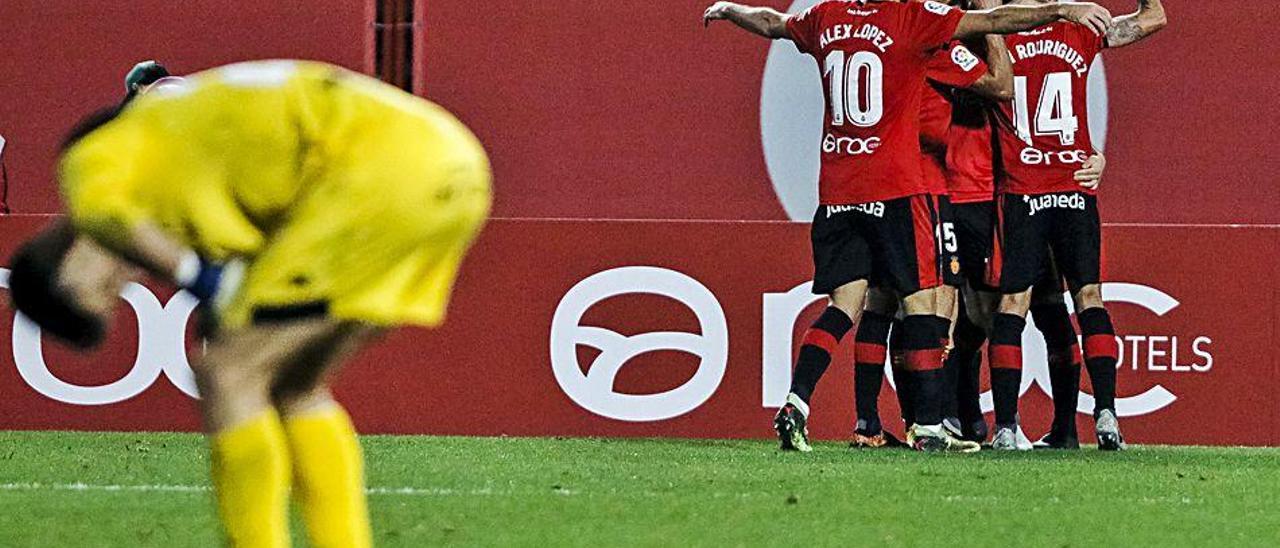 Los jugadores del Mallorca celebrando un gol ante el Córdoba en Son Moix.