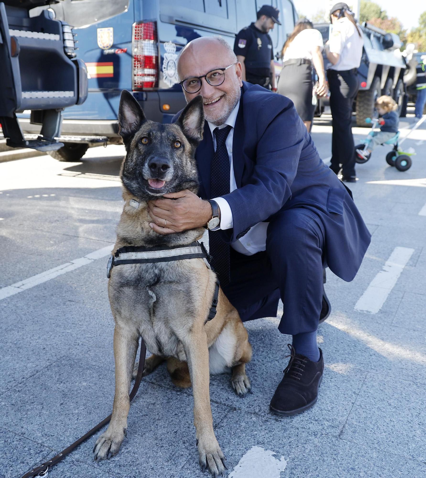 Vigo inaugura con la "Exposición de Medios" las celebraciones del Día de la Policía Nacional