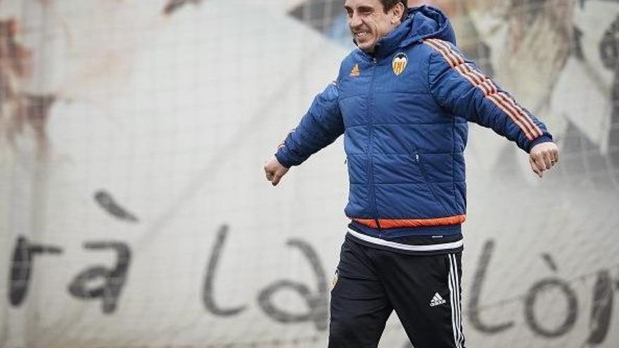 Gary Neville, en el entrenamiento de hoy.