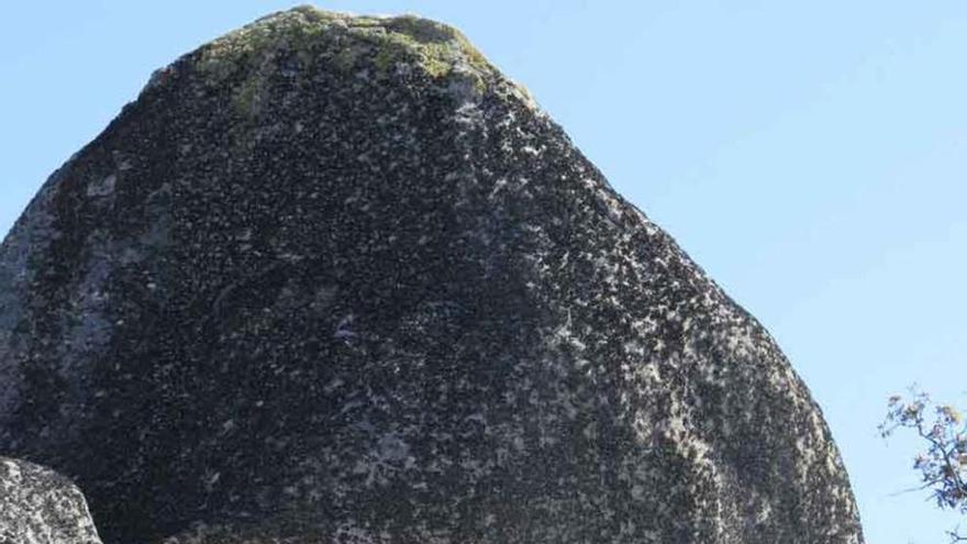 Excursionistas en la Peña el Pastor.