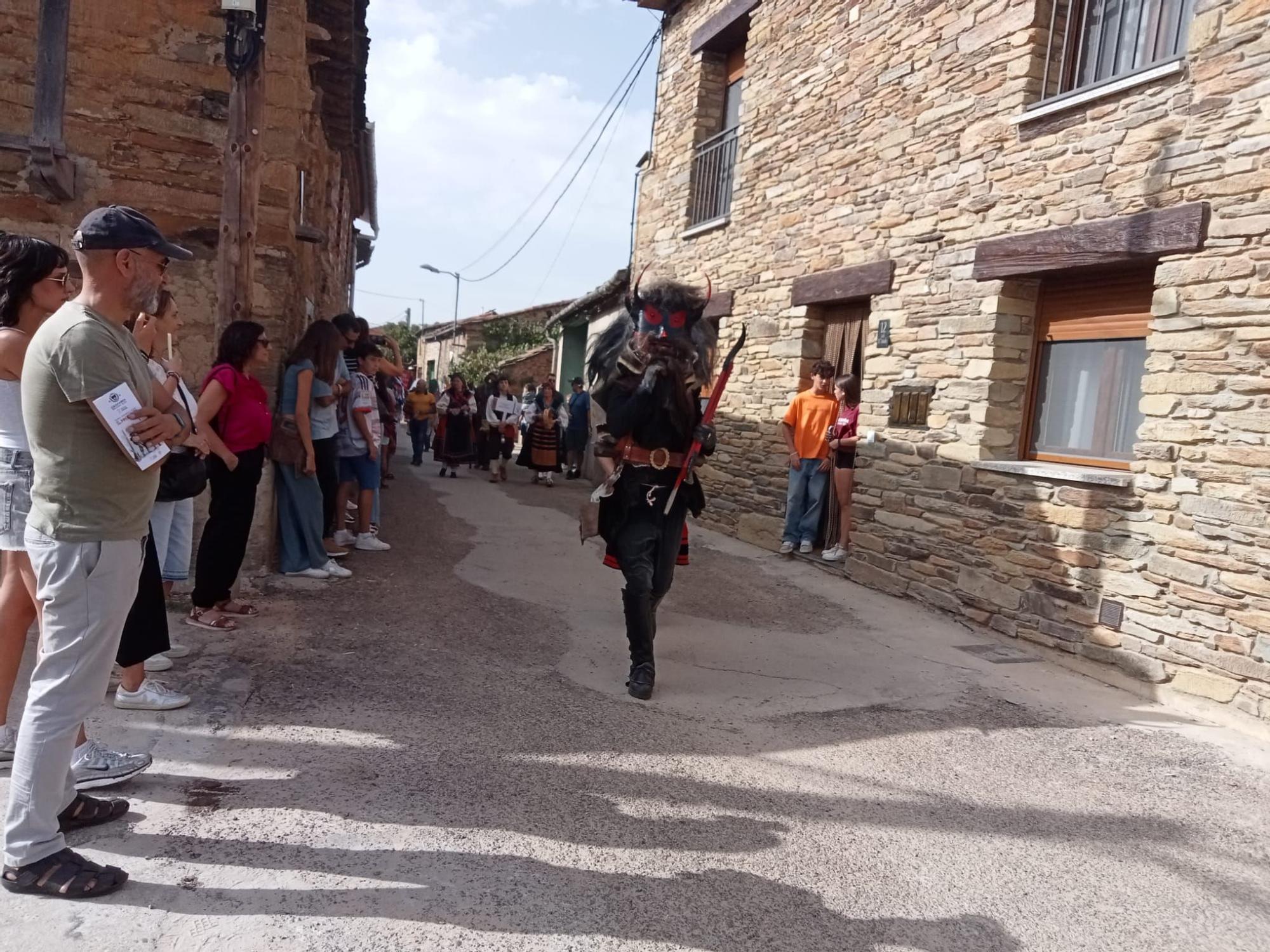 Las mascaradas zamoranas exaltan su autenticidad en Pobladura de Aliste