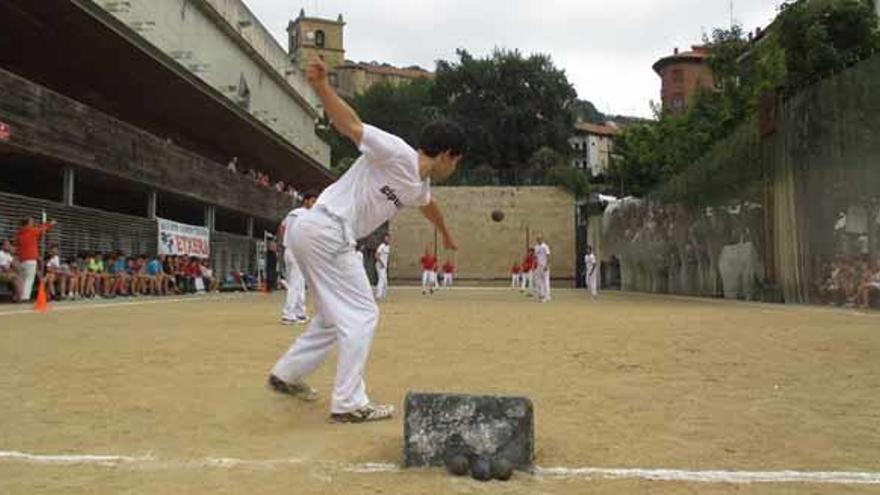 «Les Llargues» llegan a las entrañas vascas