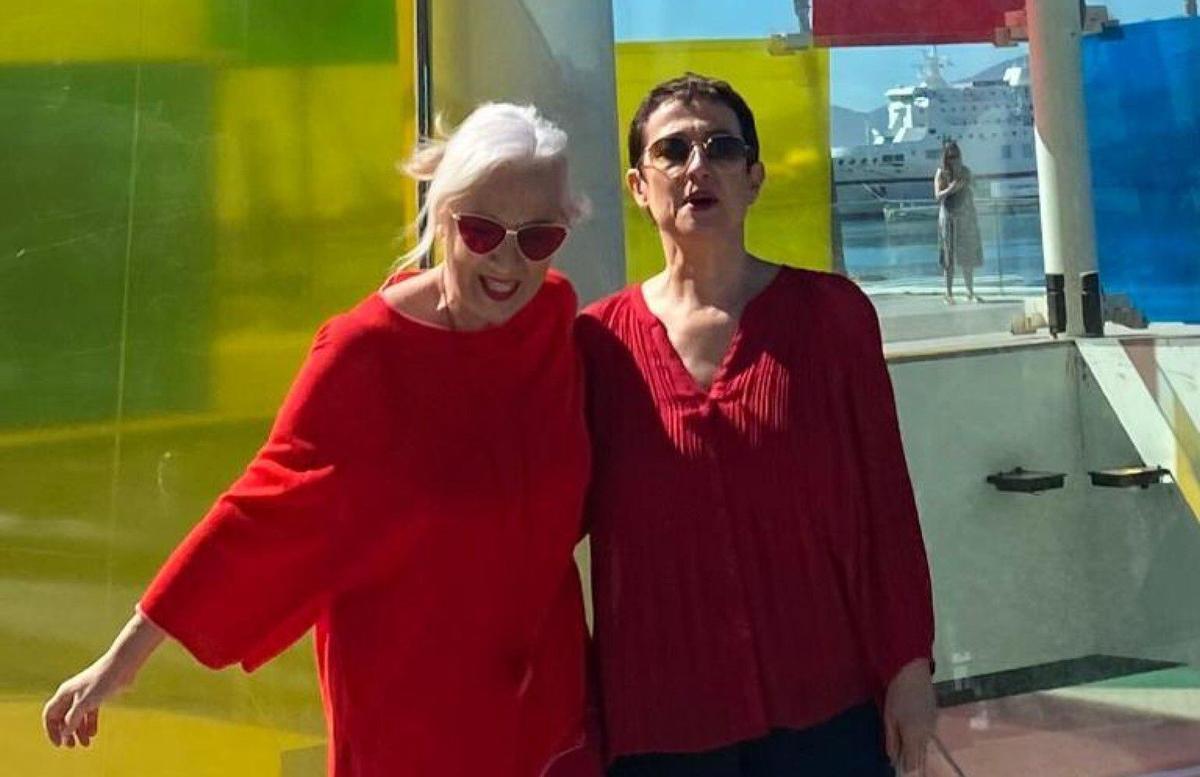 Las periodistas María Guerra y Mariola Cubells.